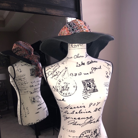 Anthropologie Scarf Hat. New with tags. - Picture 2 of 6